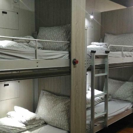 Hostel Rest Backpacker Tainan Zewnętrze zdjęcie